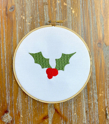 Embossed Holly Berry Christmas Machine Embroidery Design - sproutembroiderydesigns